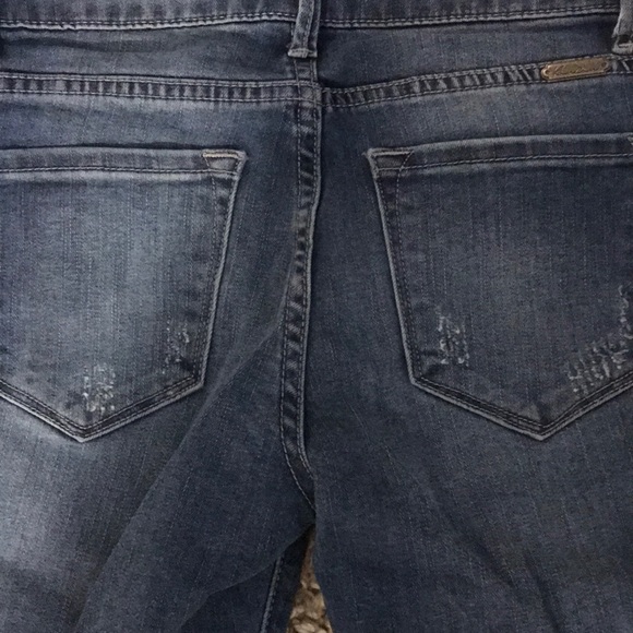 Slightly ripped jeans - Picture 4 of 6